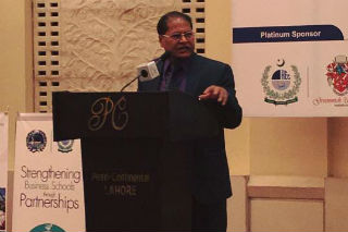 Dr. J. K. Goyal, Director, JIMS delivered a lecture to the audience comprising of Deans and Directors of business schools of Pakistan