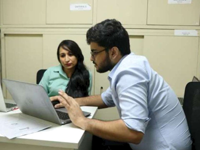 students presenting technical projects