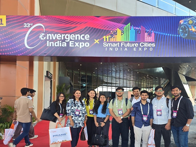students at convergence expo