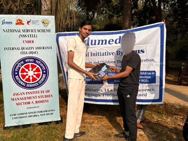 smiling young players